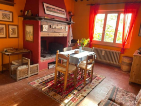 Tranquilla e panoramica, antica casa contadina, Perugia